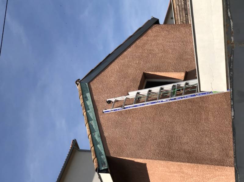 Coffrage de planche de rive avec zinc Sur Toulouse rues Auguste Bartholdi